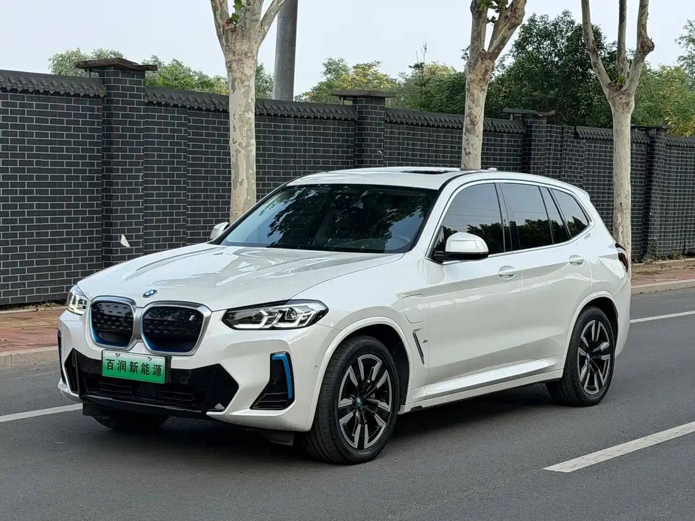 BMW iX3 2022 Leading Edition — миниатюра 3