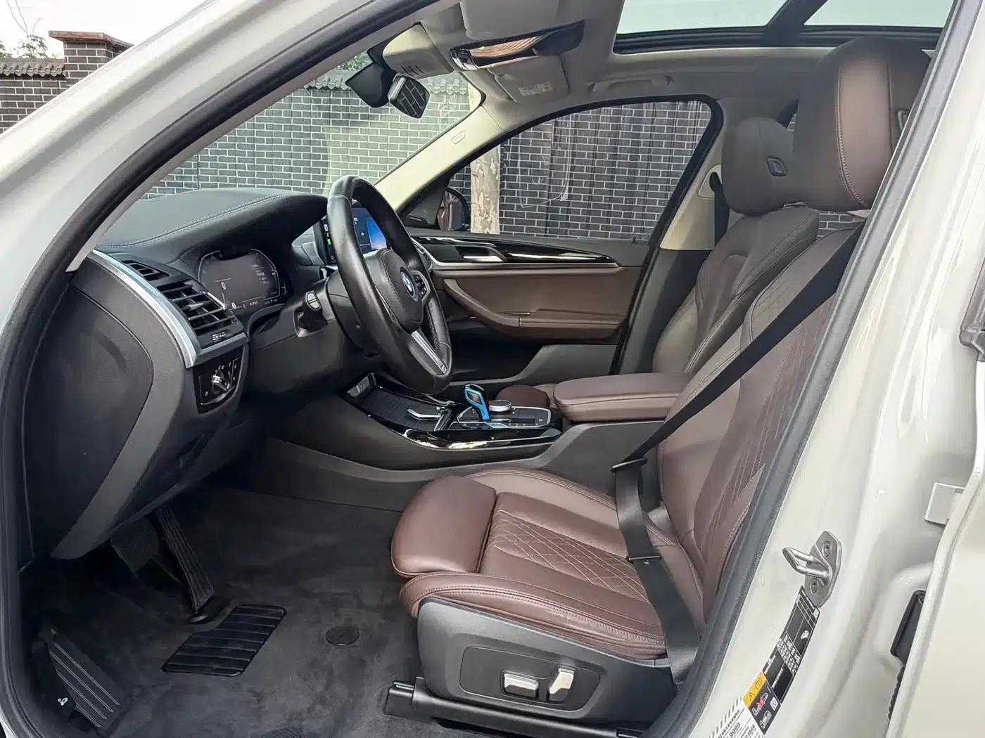 BMW iX3 2022 Leading Edition — миниатюра 7