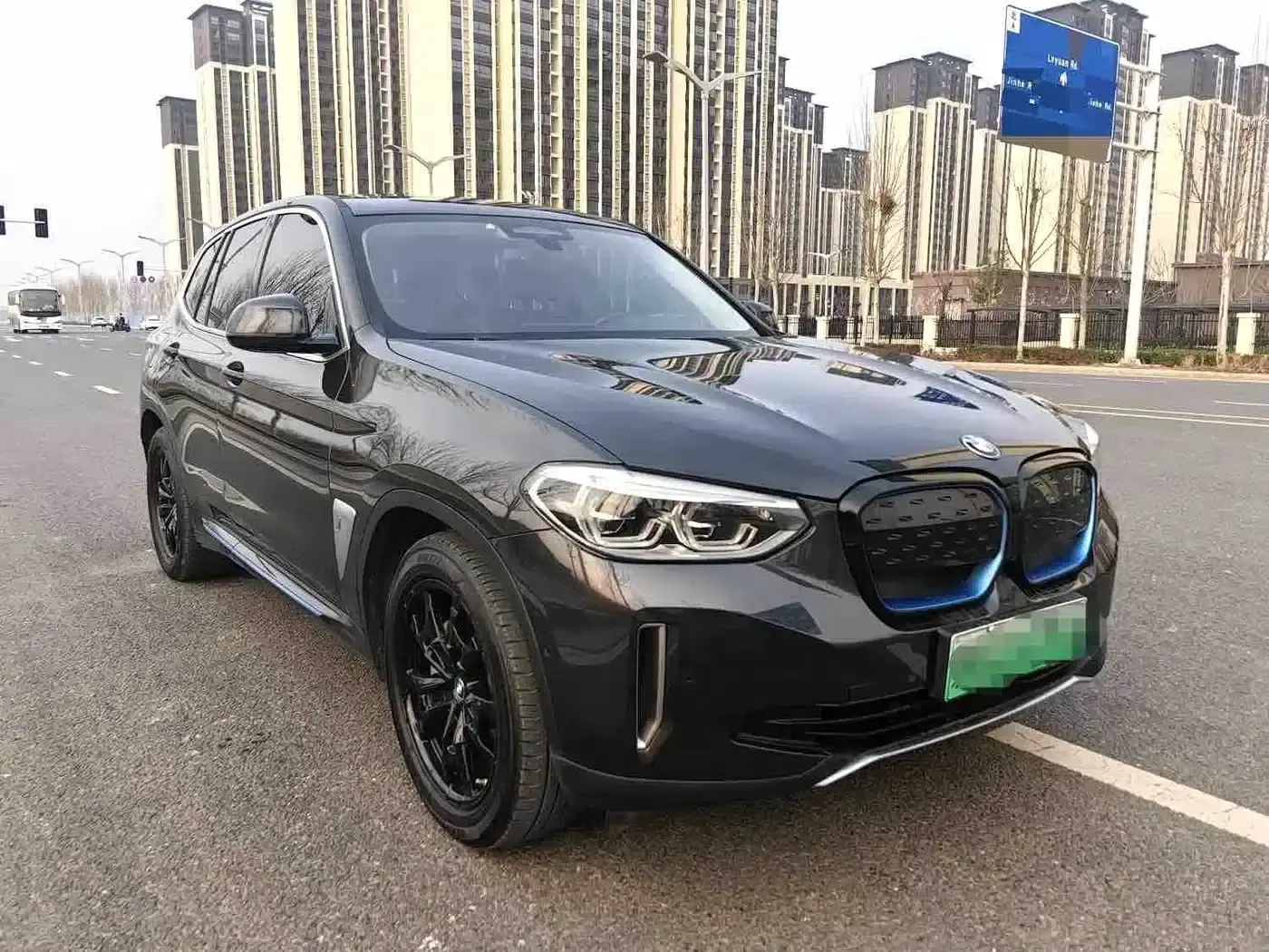 BMW iX3 2021 Facelift Leading Edition — миниатюра 3