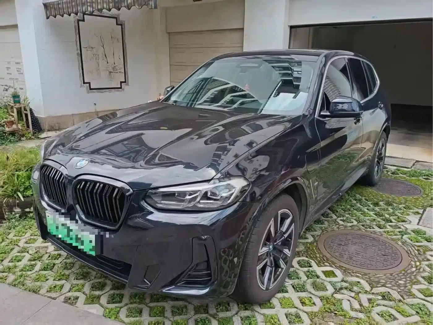 BMW iX3 2024 Leading Edition — миниатюра 1
