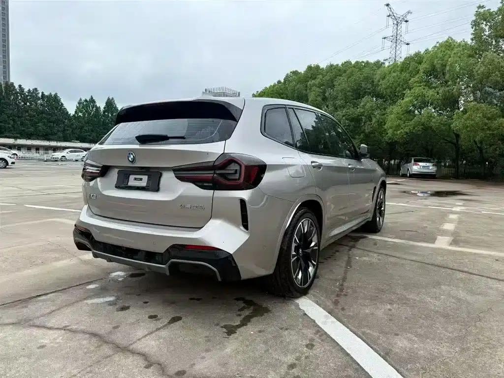 BMW iX3 2023 Leading Edition — миниатюра 3
