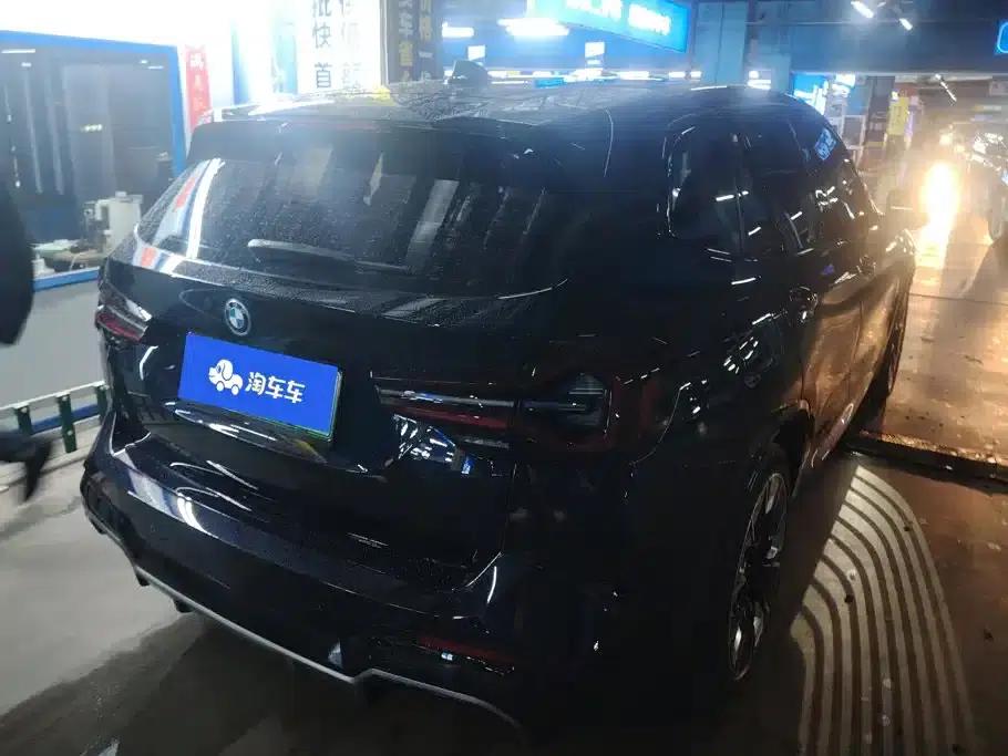 BMW iX3 2023 Leading Edition — миниатюра 3