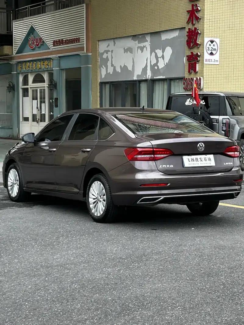 2019 Volkswagen Lavida 1.5L Automatic Comfort Edition (China VI Emission Standard) — миниатюра 3