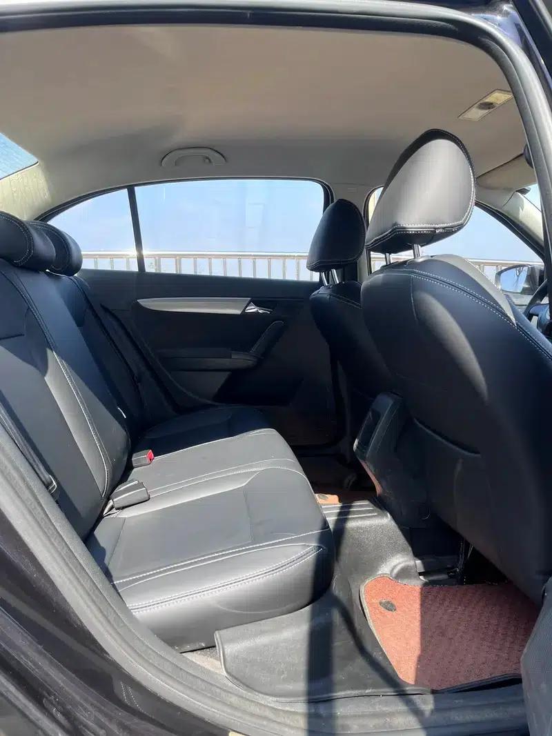 2013 Volkswagen Lavida 1.6L Automatic Fashion Edition — миниатюра 11