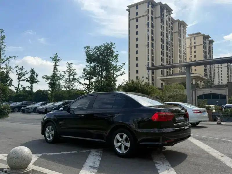 2013 Volkswagen Lavida Classic Facelift 1.6L Automatic Fashion Edition — миниатюра 5