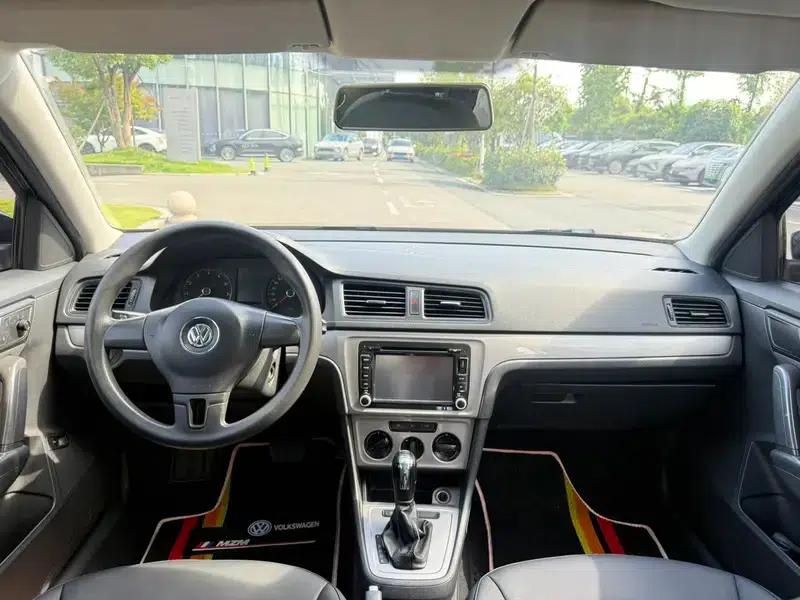 2013 Volkswagen Lavida Classic Facelift 1.6L Automatic Fashion Edition — миниатюра 10