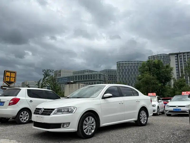 2013 Volkswagen Lavida 1.6L Automatic Comfort Edition — миниатюра 1
