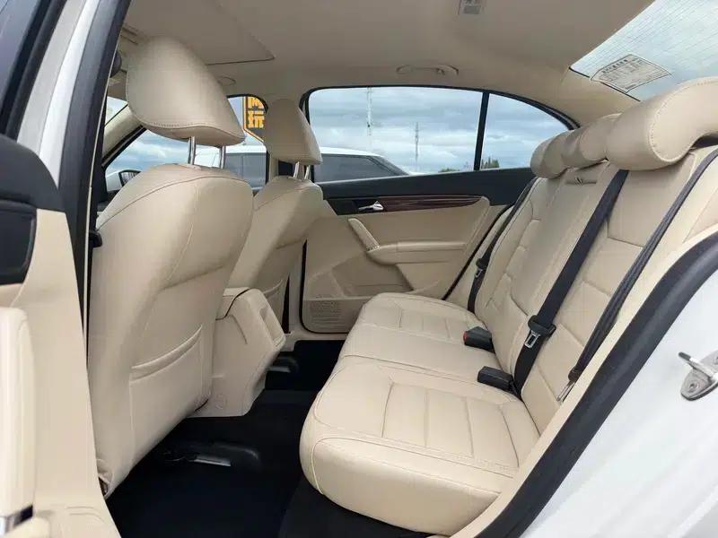 2013 Volkswagen Lavida 1.6L Automatic Comfort Edition — миниатюра 12