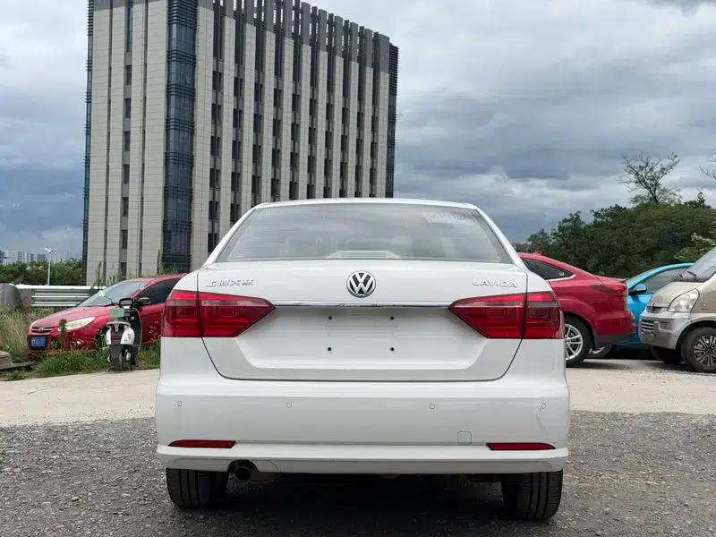 2013 Volkswagen Lavida 1.6L Automatic Comfort Edition — миниатюра 5