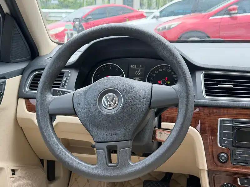 2013 Volkswagen Lavida 1.6L Automatic Comfort Edition — миниатюра 9