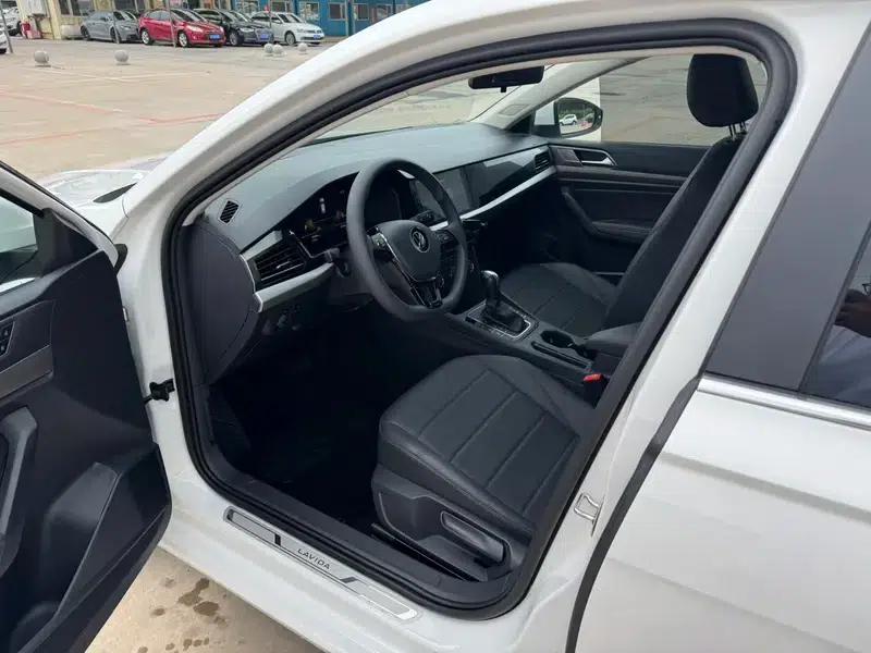 2022 Volkswagen Lavida 1.5L Automatic Comfort Edition — миниатюра 12