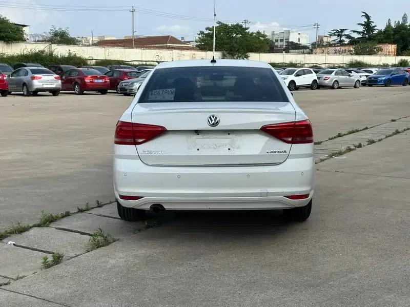 2015 Volkswagen Lavida 1.6L Automatic Comfort Edition — миниатюра 5