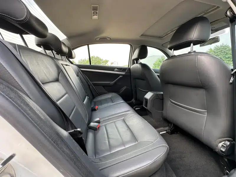 2015 Volkswagen Lavida 1.6L Automatic Comfort Edition — миниатюра 10