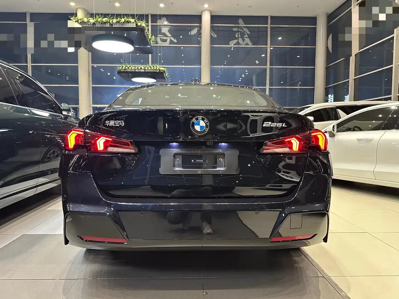 2025 BMW 2 Series 225L M Sport Package — миниатюра 5