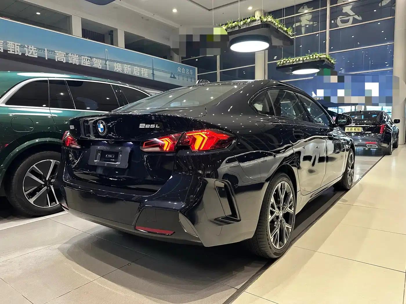 2025 BMW 2 Series 225L M Sport Package — миниатюра 6