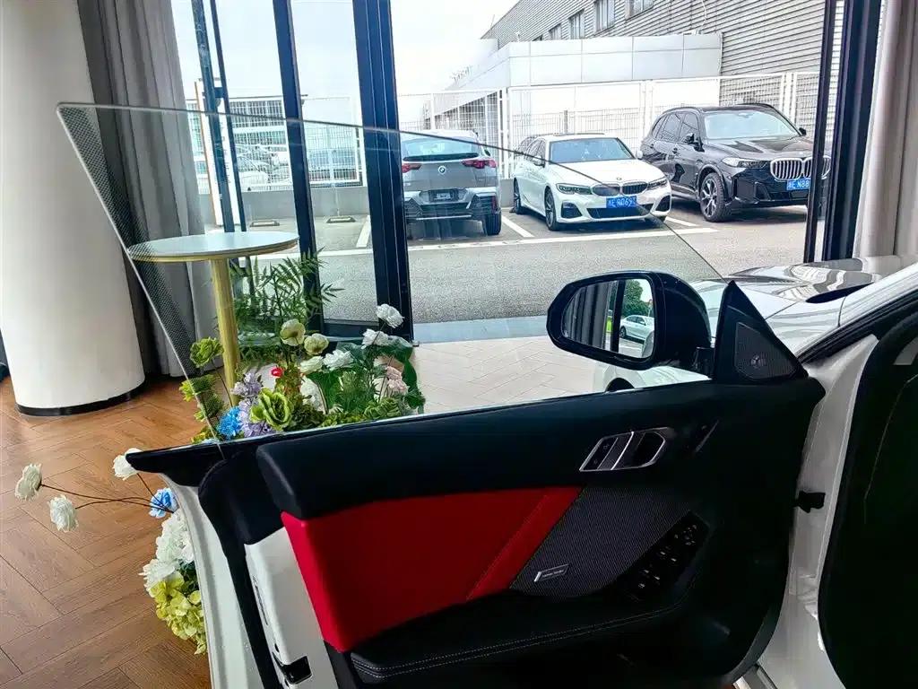 2025 BMW 2 Series 225L M Sport Shadow Edition — миниатюра 15