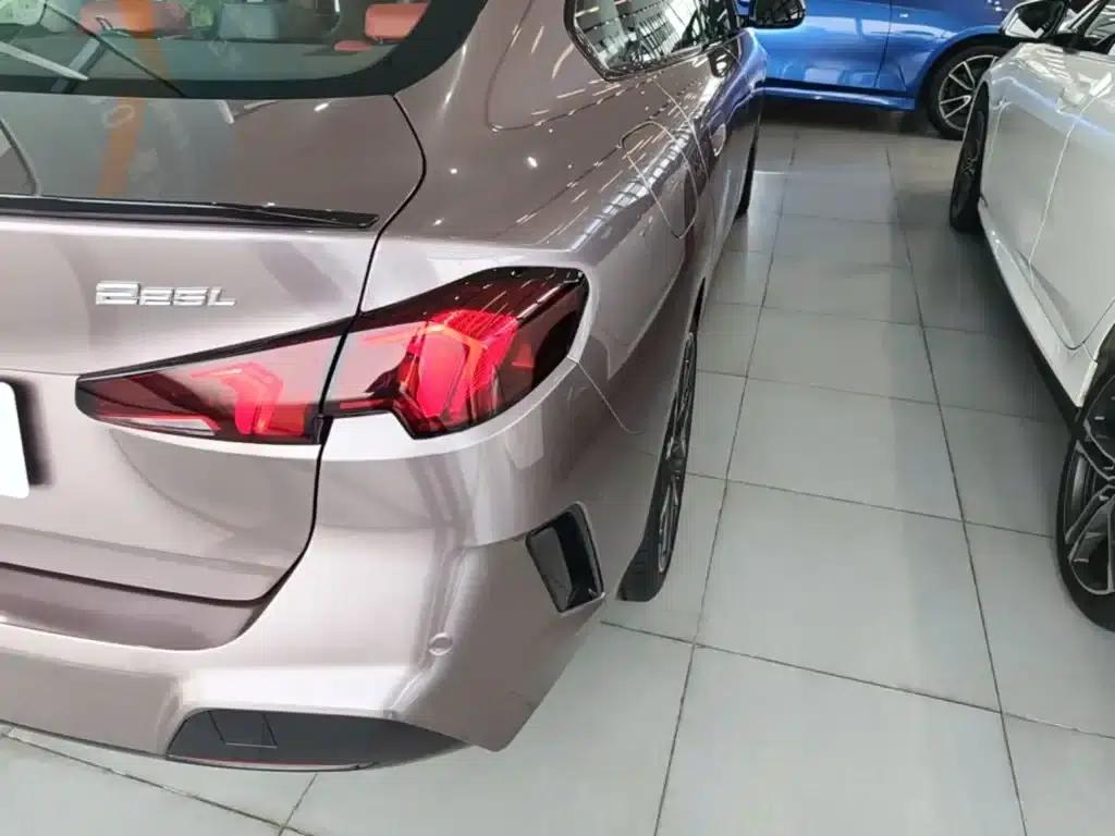 2025 BMW 2 Series 225L M Sport Shadow Edition — миниатюра 8