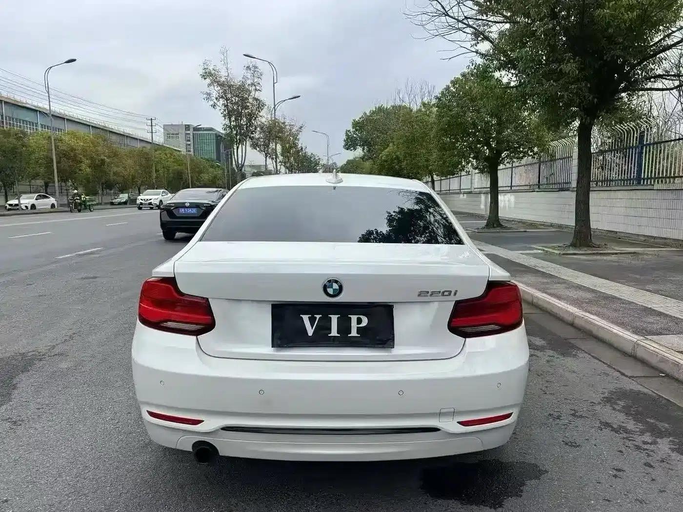 2018 BMW 2 Series Imported Model 220i Sport Design Package — миниатюра 4