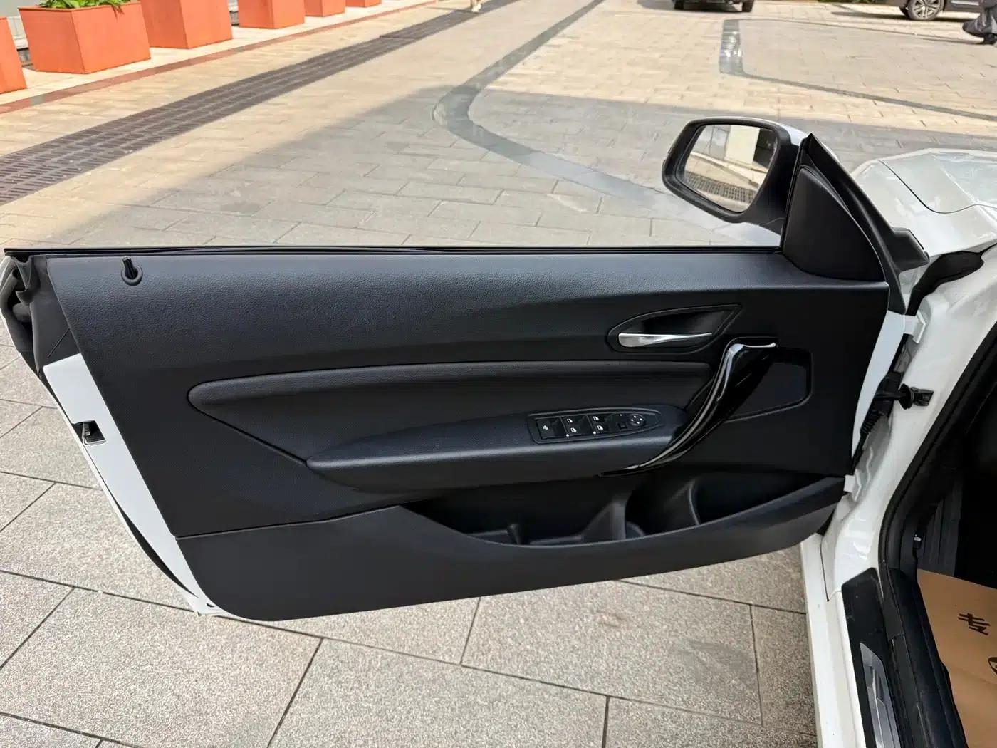2018 BMW 2 Series Imported 220i Convertible Coupe with Sport Design Package — миниатюра 17