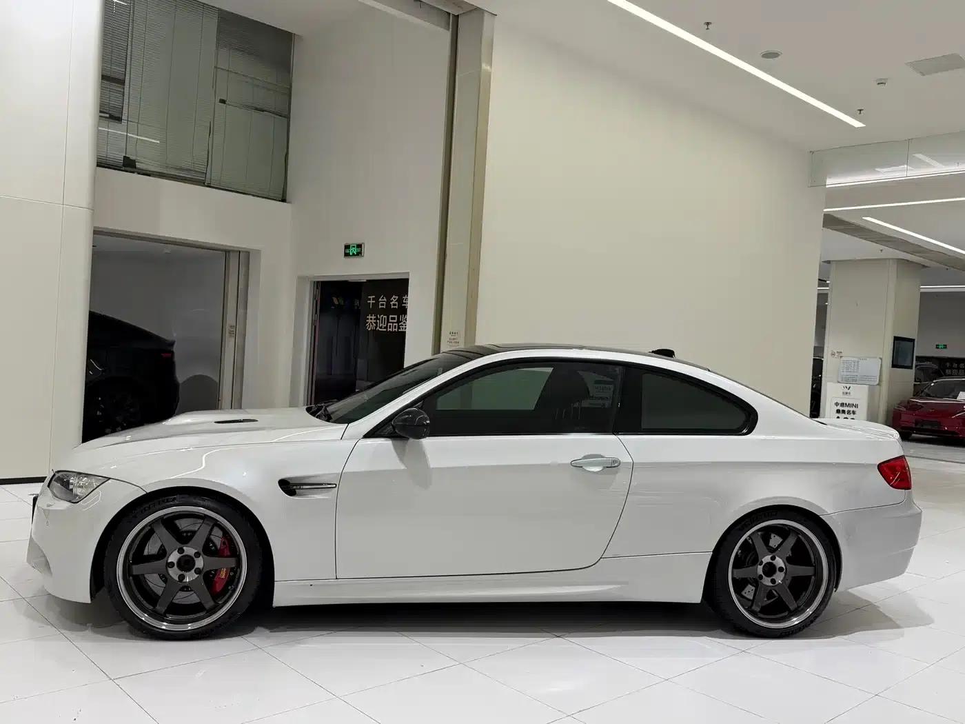 2011 BMW M3 Coupe Matte Finish — миниатюра 3