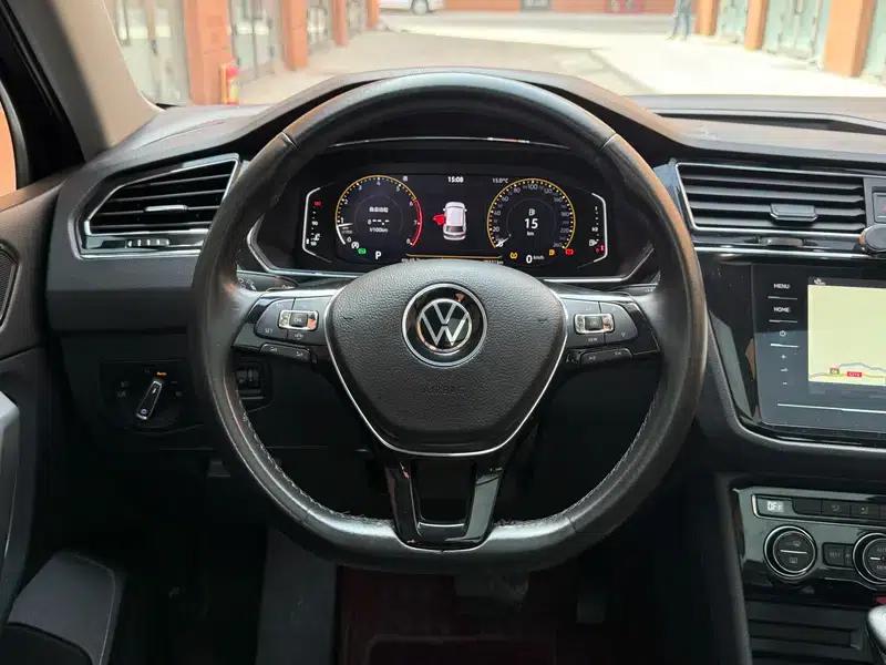 Tiguan L 2021 330TSI Automatic 2WD Comfort Edition — миниатюра 11