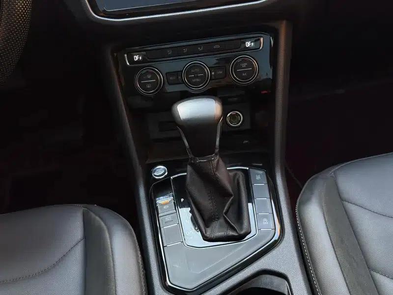 Tiguan L 2021 330TSI Automatic 2WD Comfort Edition — миниатюра 12