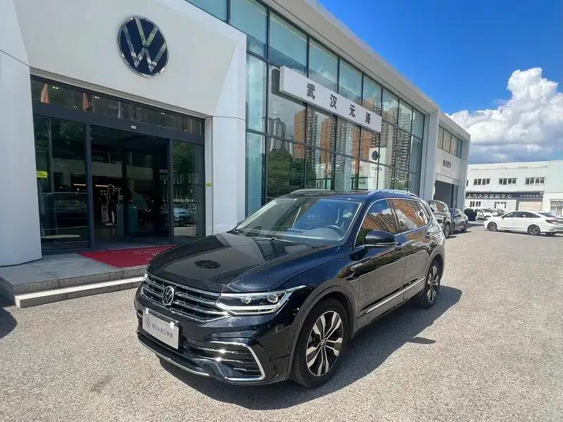 Tiguan L 2022 330TSI Automatic 2WD R-Line Premium Edition — миниатюра 1