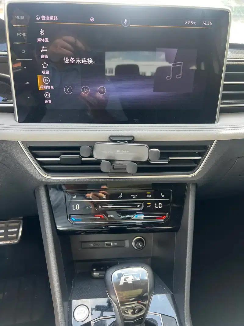Tiguan L 2022 330TSI Automatic 2WD R-Line Premium Edition — миниатюра 15
