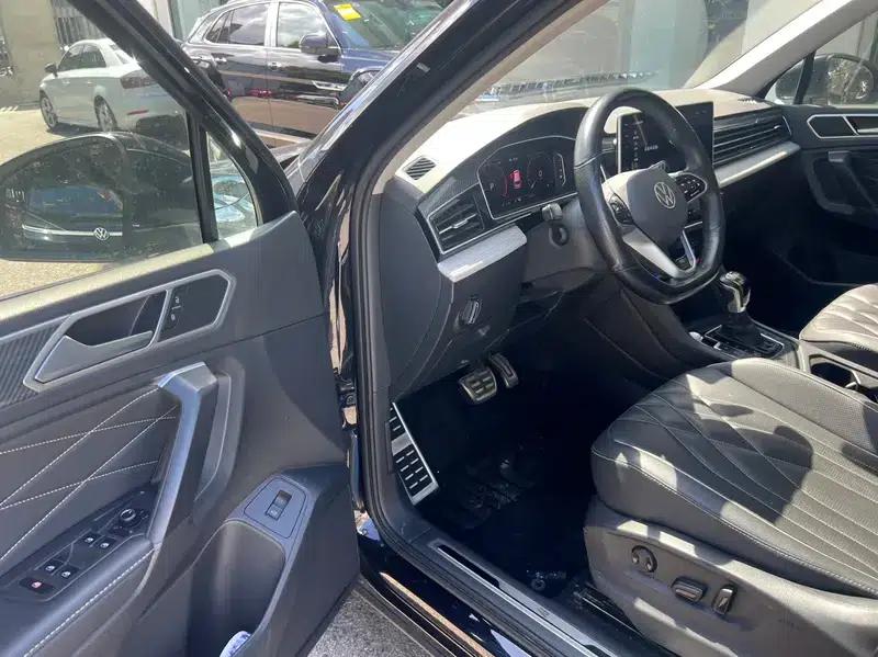 Tiguan L 2022 330TSI Automatic 2WD R-Line Premium Edition — миниатюра 20