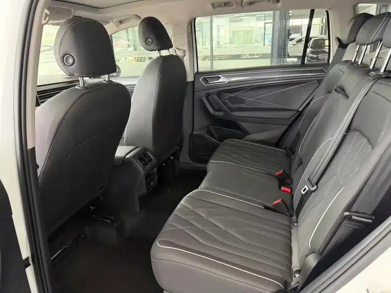Tiguan L 2023 280TSI Trendy Limited Edition — миниатюра 14