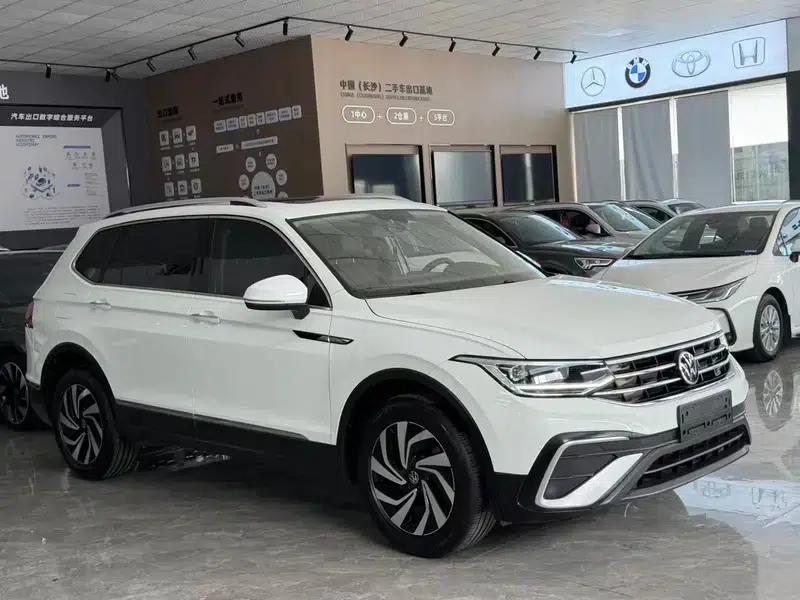 Tiguan L 2023 280TSI Trendy Limited Edition — миниатюра 3