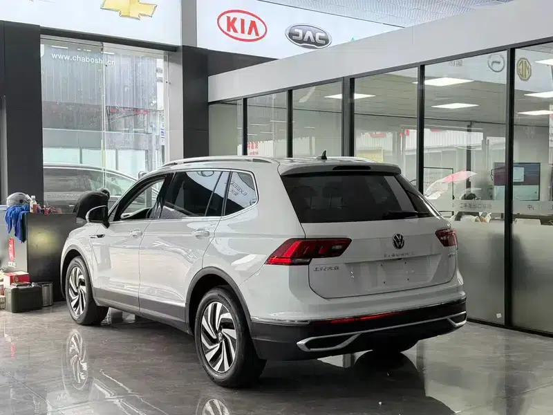 Tiguan L 2023 280TSI Trendy Limited Edition — миниатюра 4