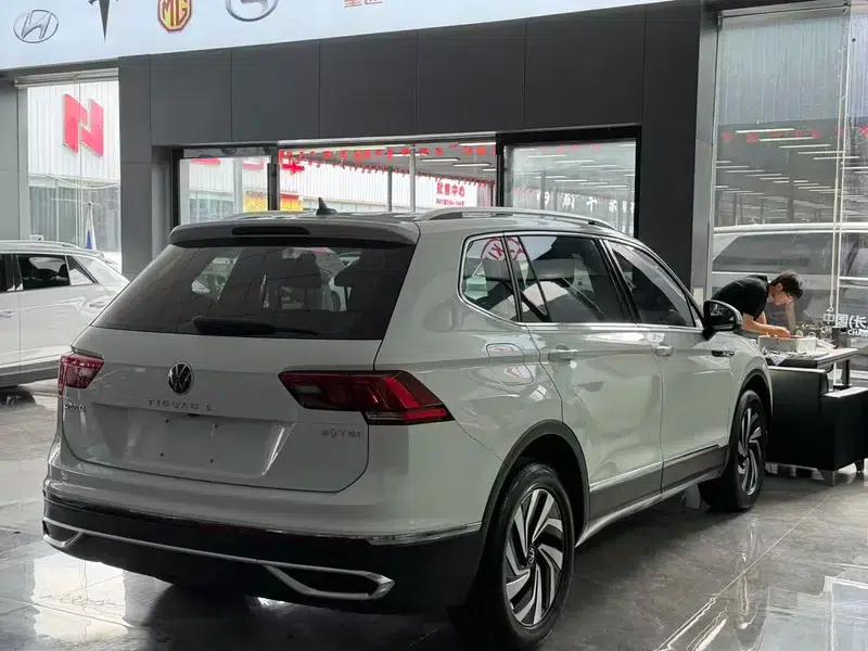 Tiguan L 2023 280TSI Trendy Limited Edition — миниатюра 6