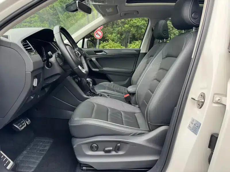 Tiguan L 2021 330TSI Automatic 2WD R-Line Premium Edition — миниатюра 13