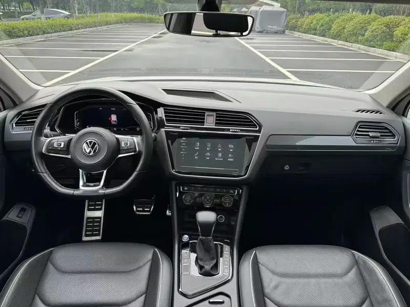 Tiguan L 2021 330TSI Automatic 2WD R-Line Premium Edition — миниатюра 8