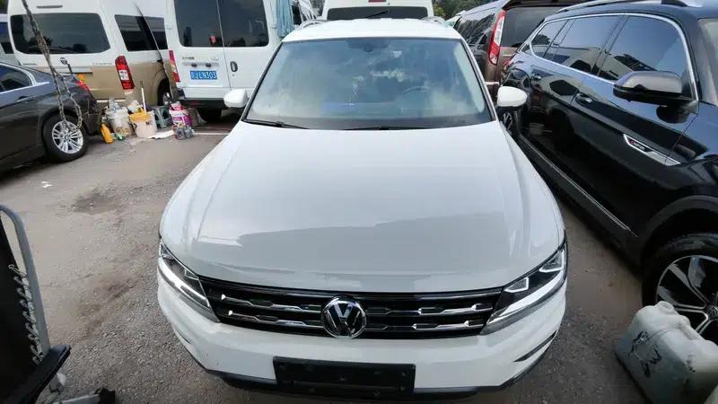 Tiguan L 2018 330TSI Automatic 2WD Comfort Edition — миниатюра 2