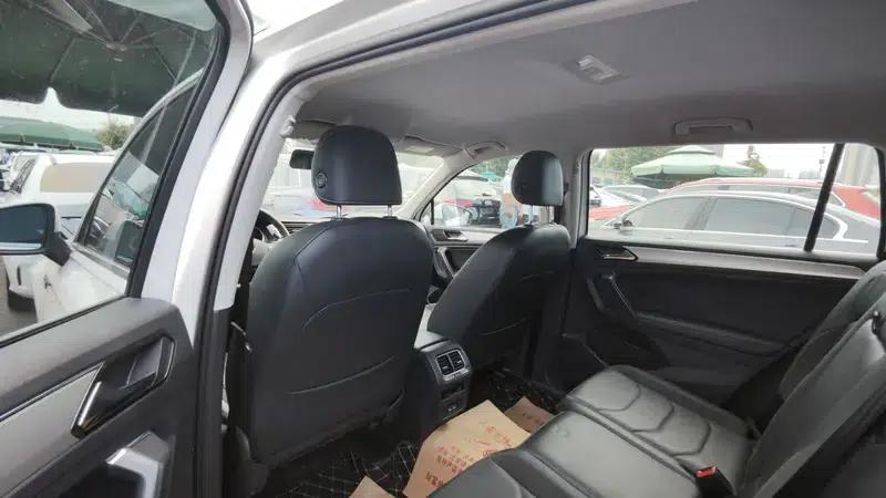 Tiguan L 2018 330TSI Automatic 2WD Comfort Edition — миниатюра 12