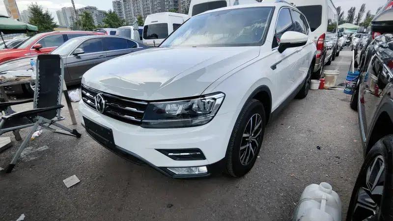 Tiguan L 2018 330TSI Automatic 2WD Comfort Edition — миниатюра 5