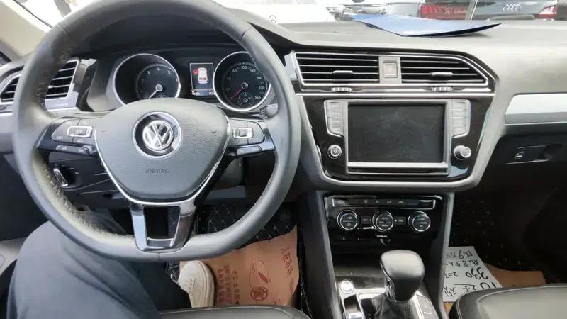 Tiguan L 2018 330TSI Automatic 2WD Comfort Edition — миниатюра 10