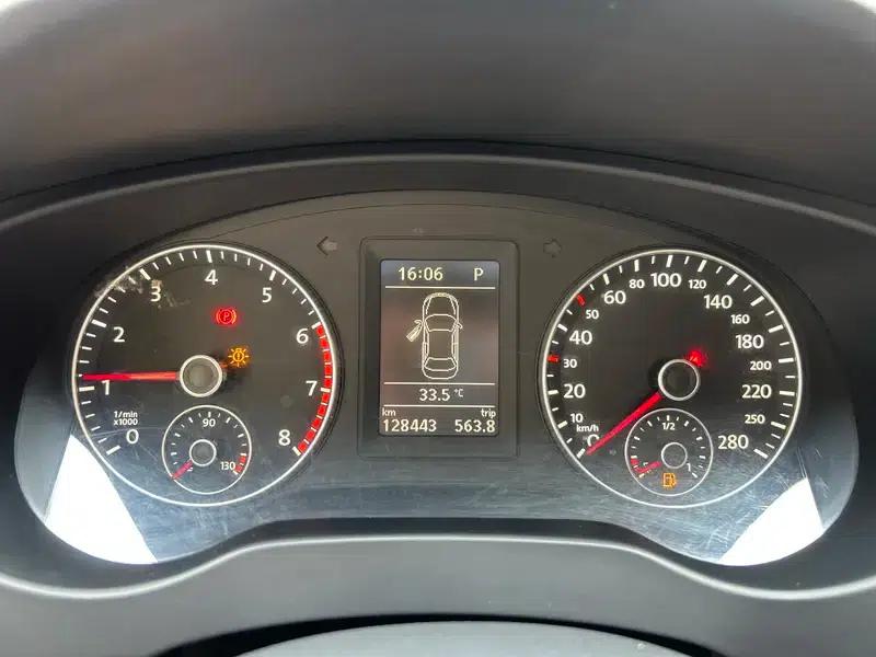 2012 Volkswagen Sagitar 1.4TSI Automatic Luxury — миниатюра 9