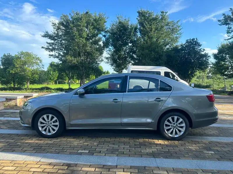 2015 Volkswagen Sagitar 1.6L Automatic Fashion Edition — миниатюра 4