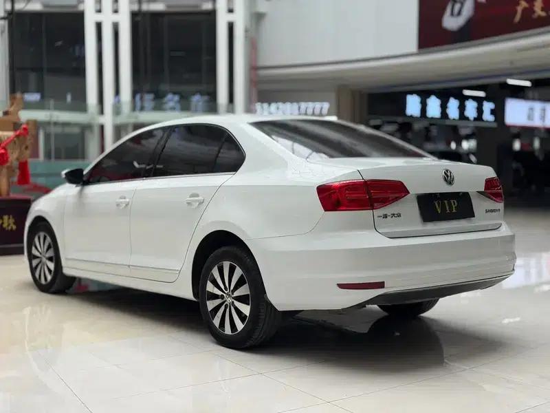 2017 Volkswagen Sagitar 1.6L Manual Comfort Edition — миниатюра 4