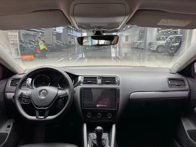 2017 Volkswagen Sagitar 1.6L Manual Comfort Edition — миниатюра 7