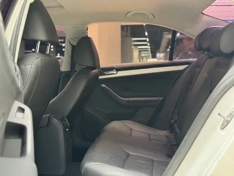 2017 Volkswagen Sagitar 1.6L Manual Comfort Edition — миниатюра 9