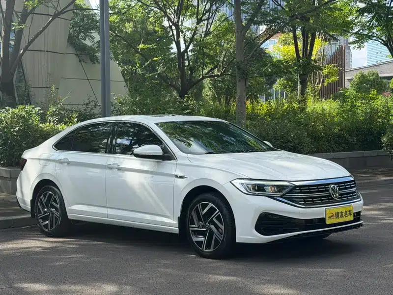 2023 Volkswagen Sagitar 200TSI DSG Super Edition — миниатюра 3
