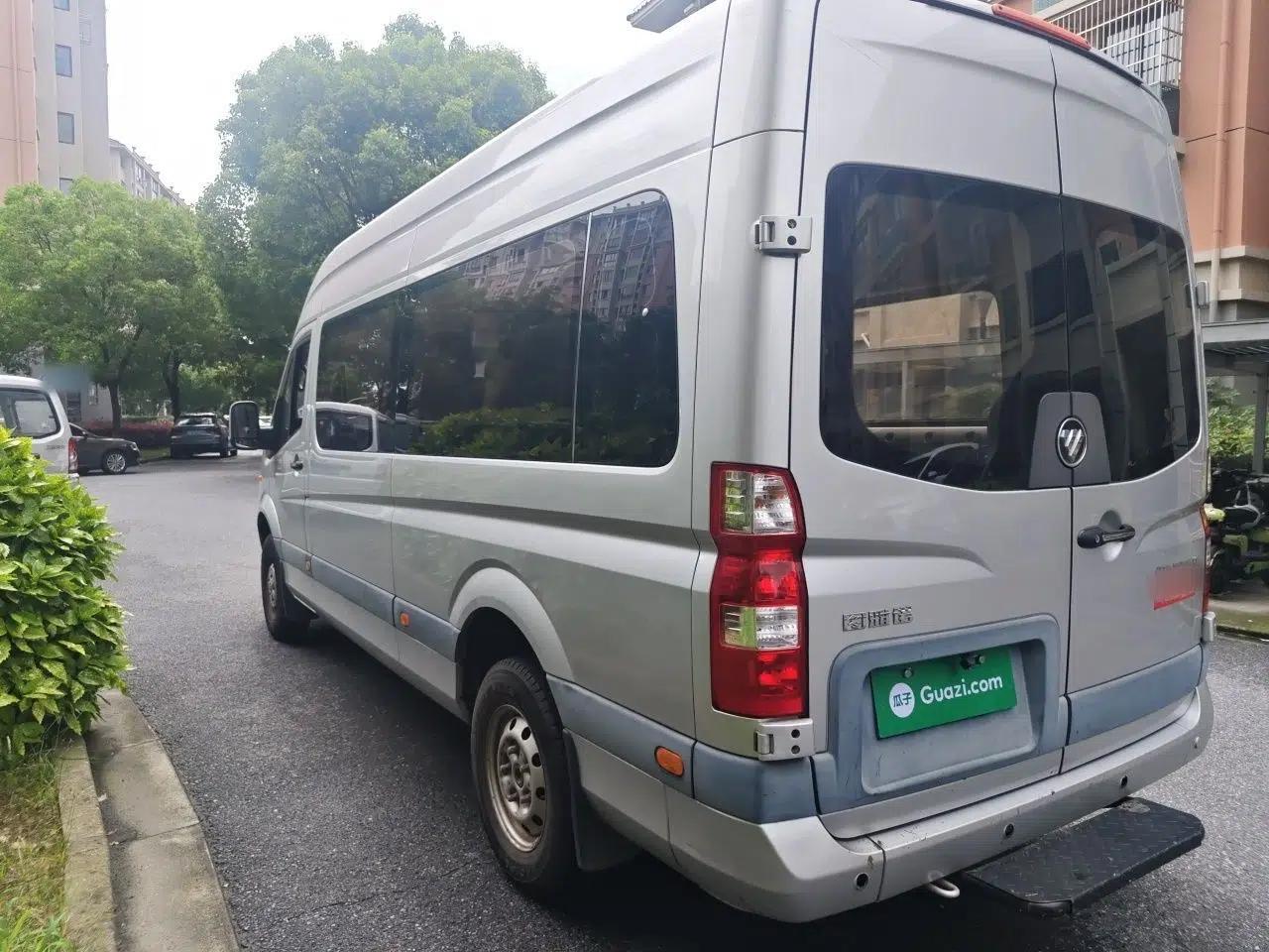 Foton Toano 2021 2.0T Manual Tongtu Extended-Wheelbase Mid-Roof 5/6/7-Seater 4F20TC3 — миниатюра 4