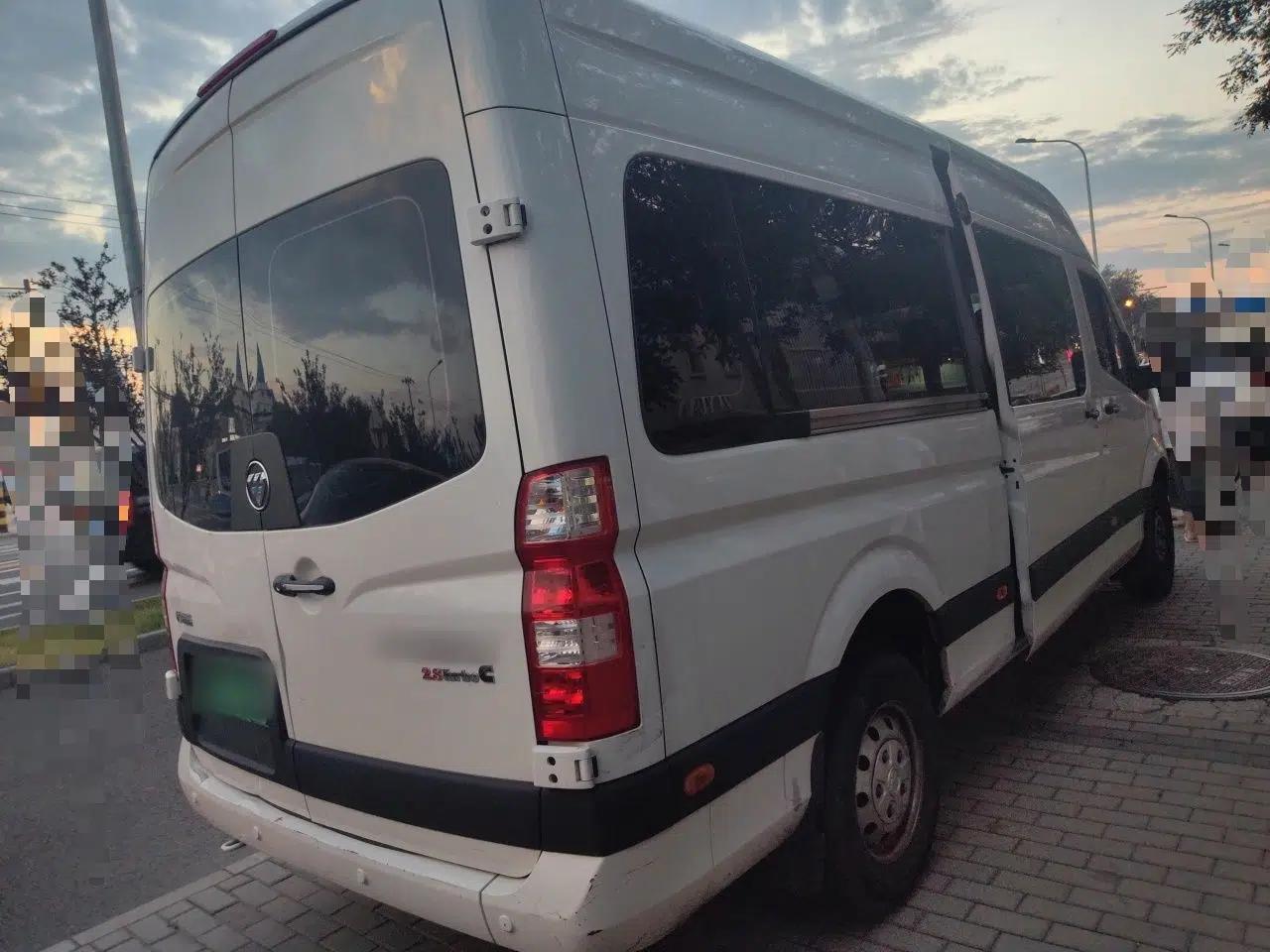 Foton Toano 2024 Geely Xing Multi-Function Cummins 2.8T Manual Long Wheelbase Mid-Roof Rear Single-Tire 7-Seater — миниатюра 6