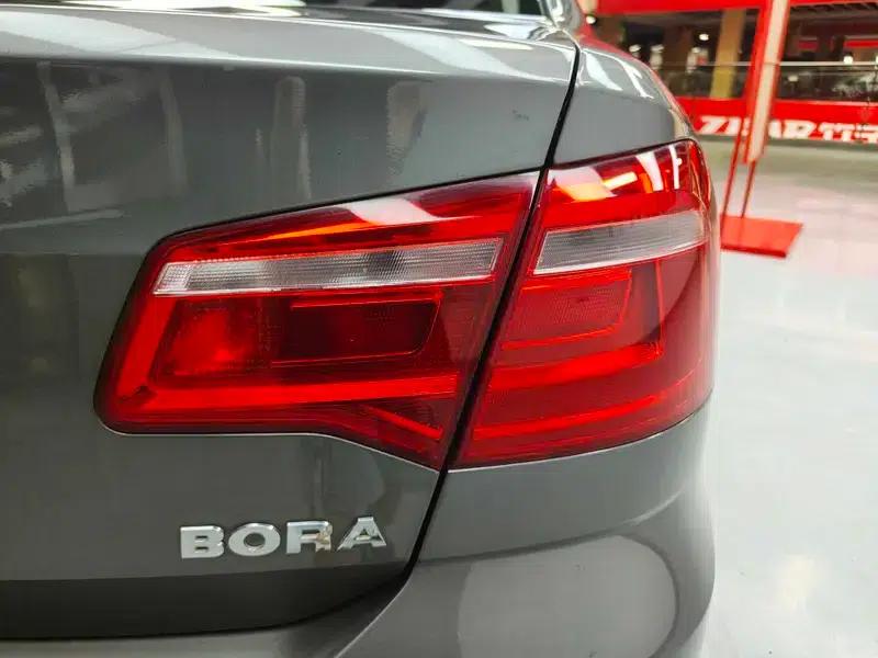 2013 Volkswagen Bora 1.6L Automatic Fashion Edition — миниатюра 12