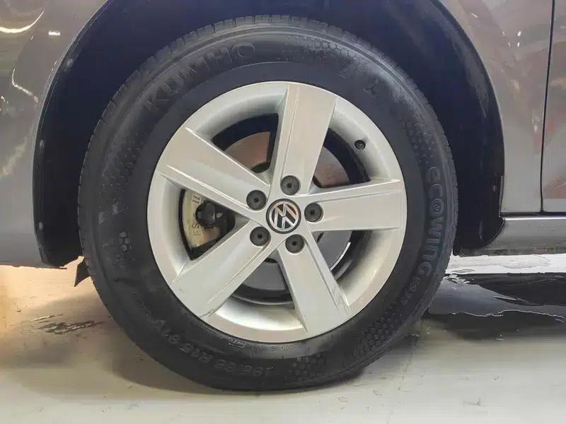 2013 Volkswagen Bora 1.6L Automatic Fashion Edition — миниатюра 17