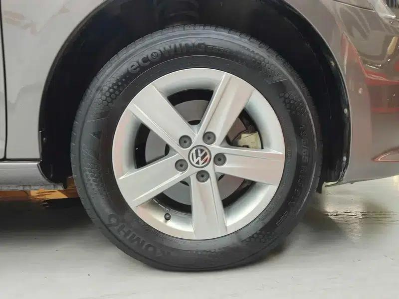 2013 Volkswagen Bora 1.6L Automatic Fashion Edition — миниатюра 18